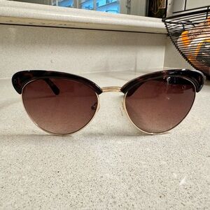 Stylish Betsey Johnson cat eye Sunglasses